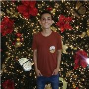 Profesor egresado de la universidad enseña sociales y educación física